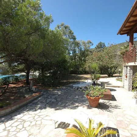 Marina *